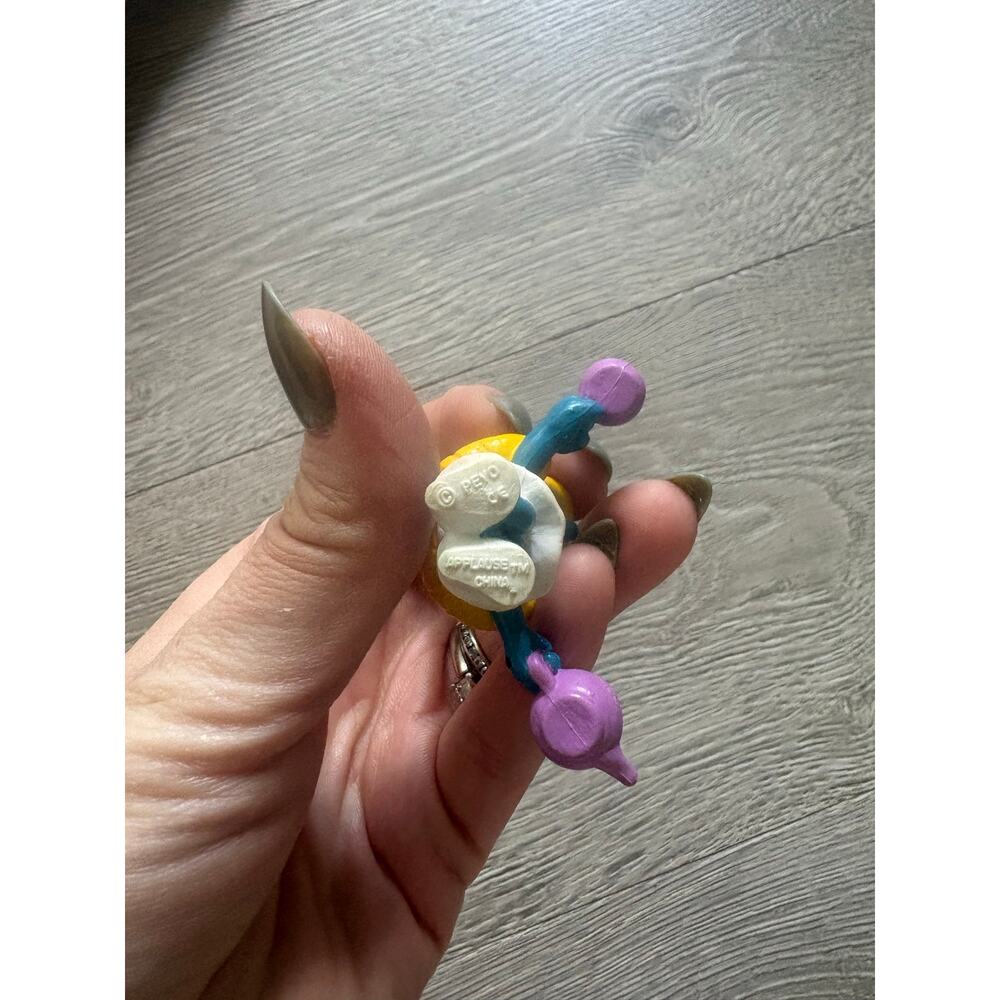 Vintage 80s Smurf Smurfette Toy Figure Pink Apron Purple Teapot Cup - Picture 3 of 5